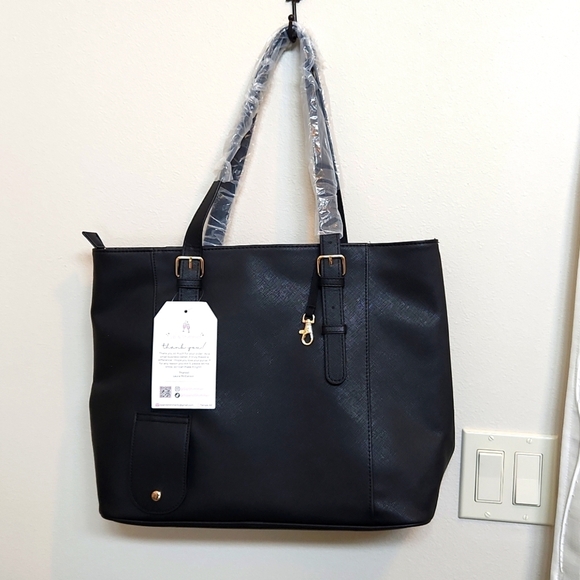 Handbags - NWT Sip & Shimmer Wine Tote Bag